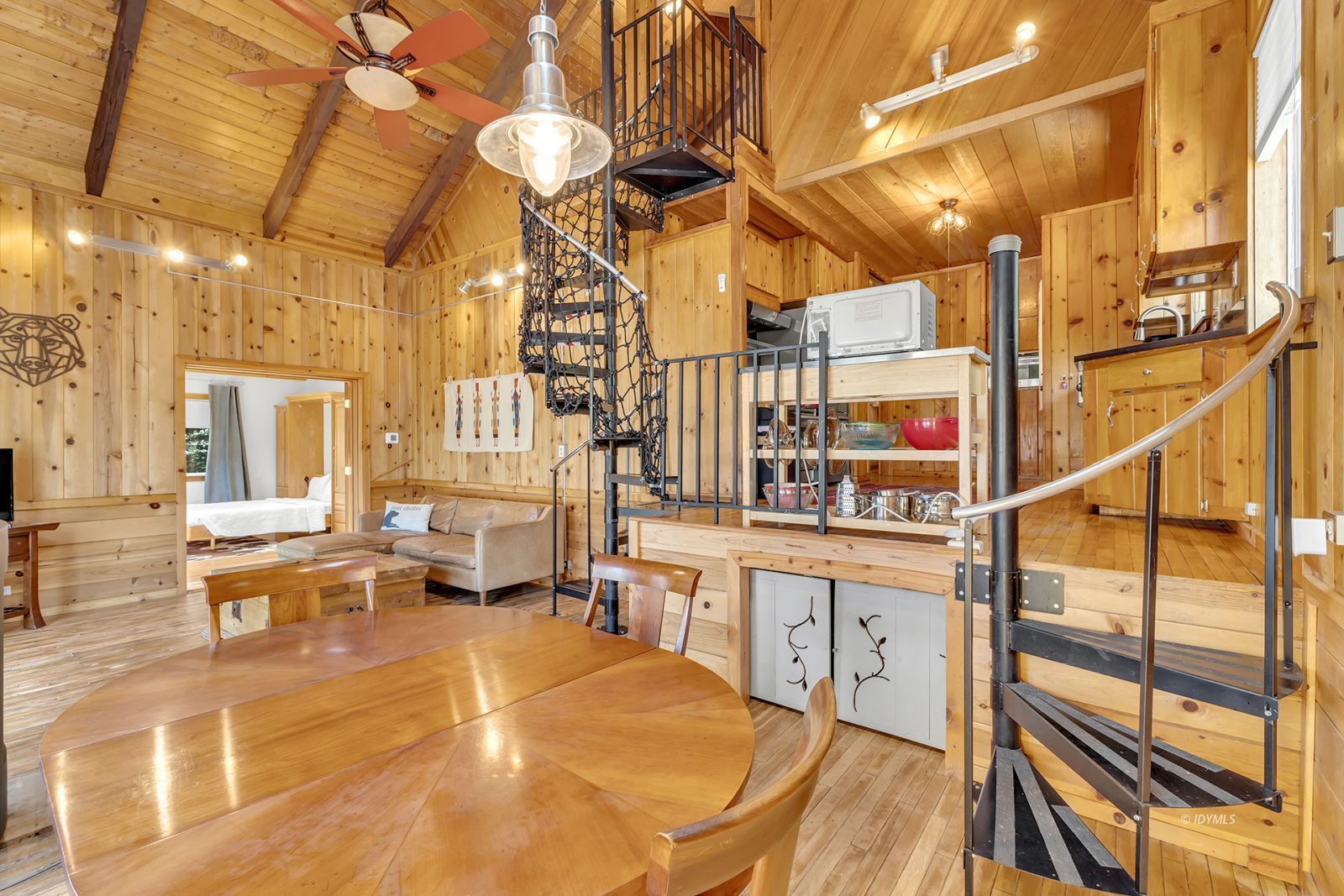 53560 Country Club Dr