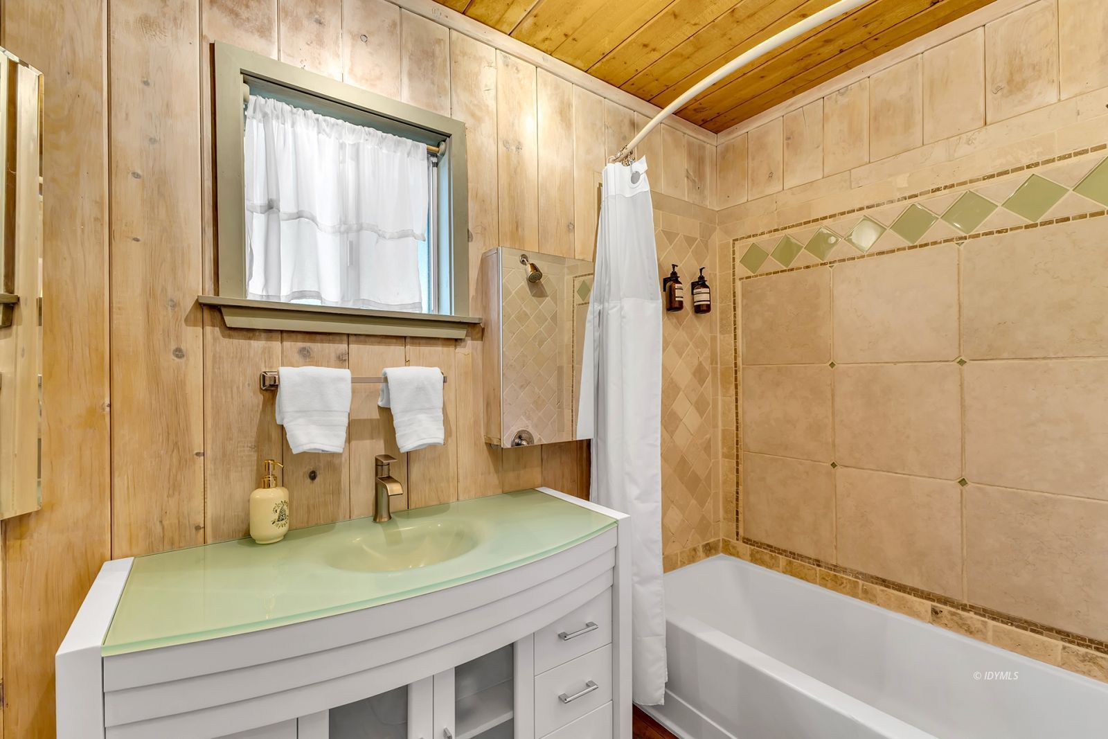 53560 Country Club Dr