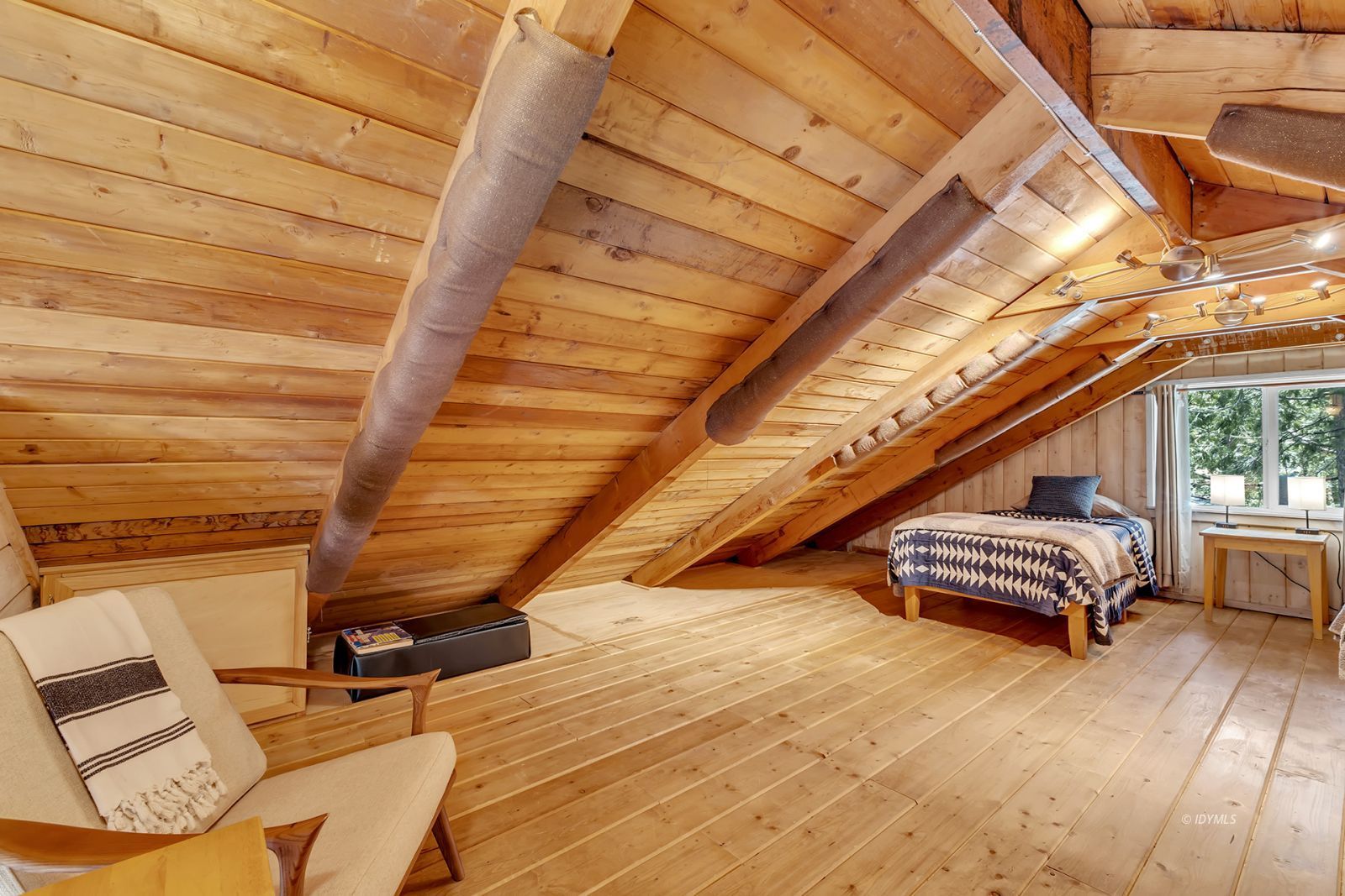 53560 Country Club Dr