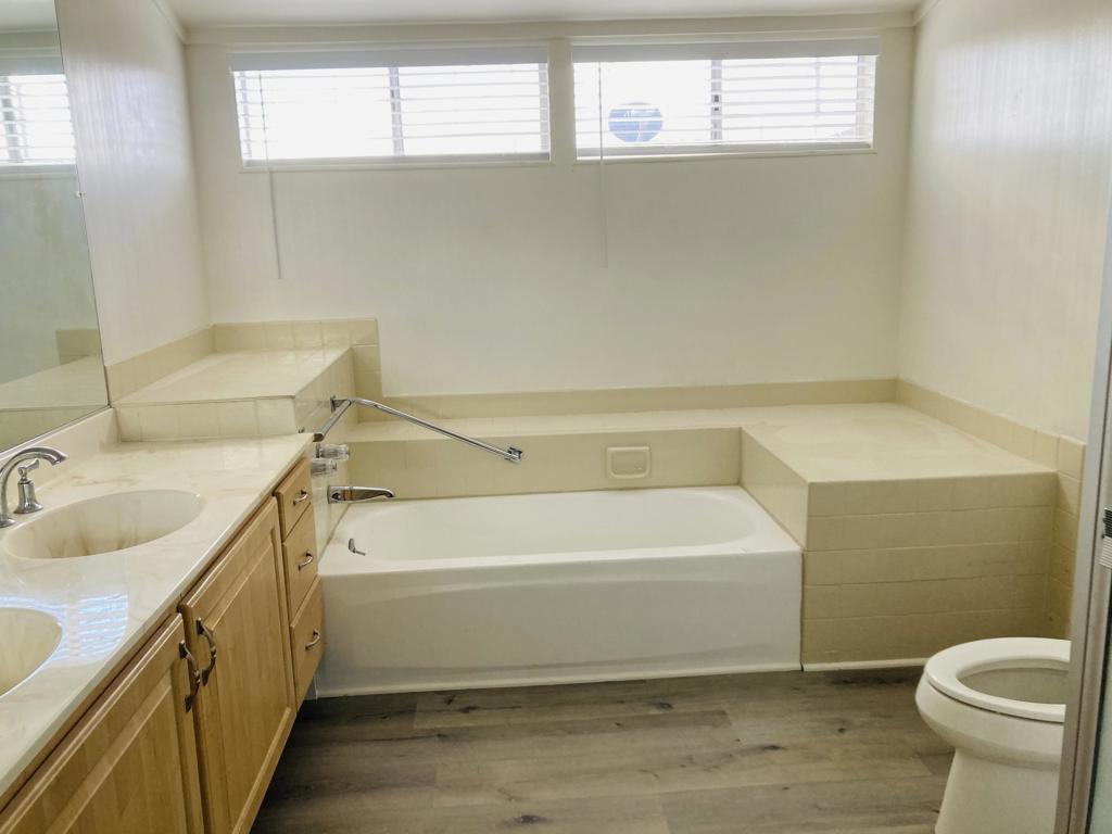 15687 Palm Drive Unit: 72