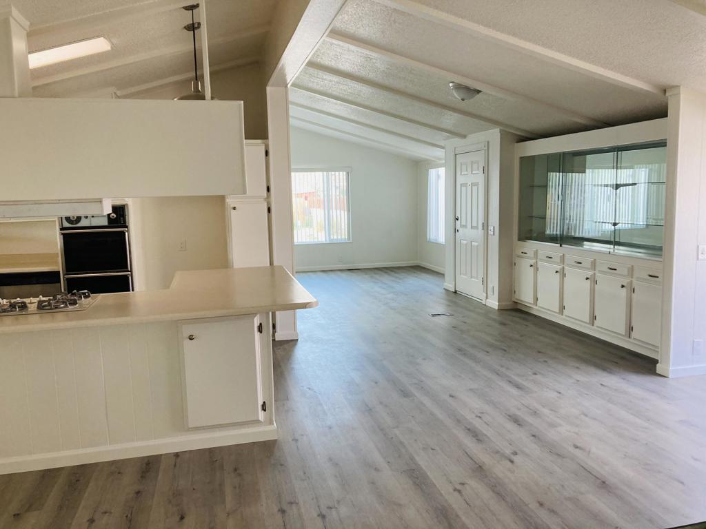 15687 Palm Drive Unit: 72