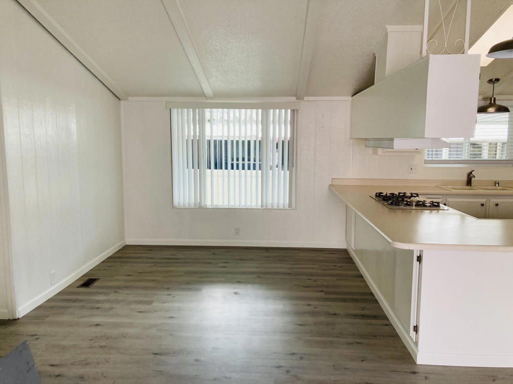 15687 Palm Drive Unit: 72