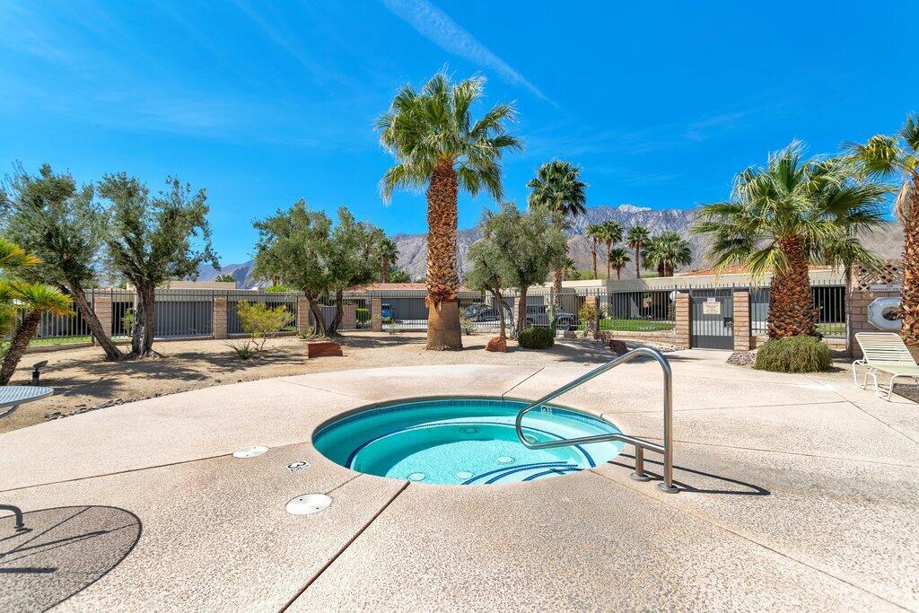 3188 Sunflower Loop N