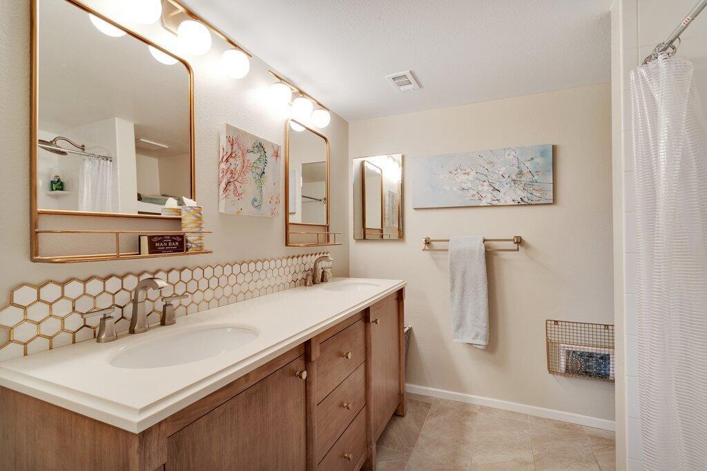 3188 Sunflower Loop N