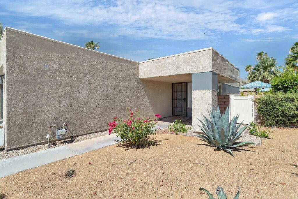 1492 Sunflower Circle S