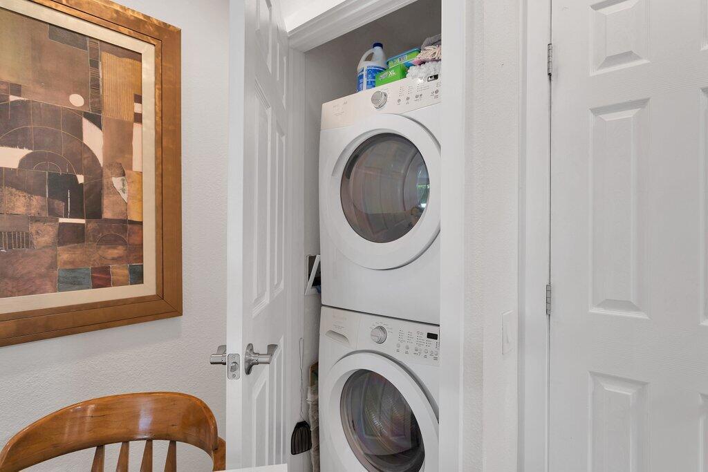 1492 Sunflower Circle S