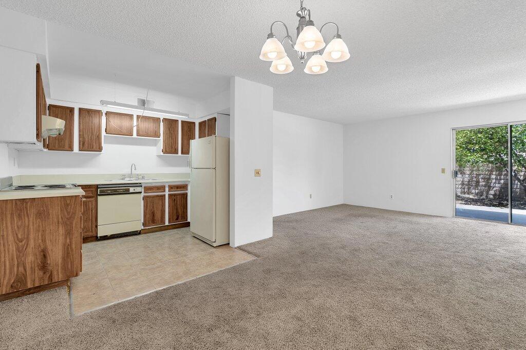 2885 Sunflower Loop S