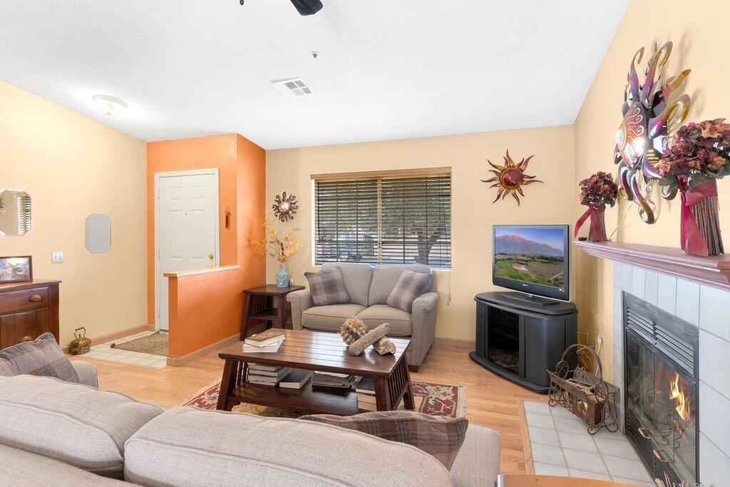 9730 Vista Del Valle