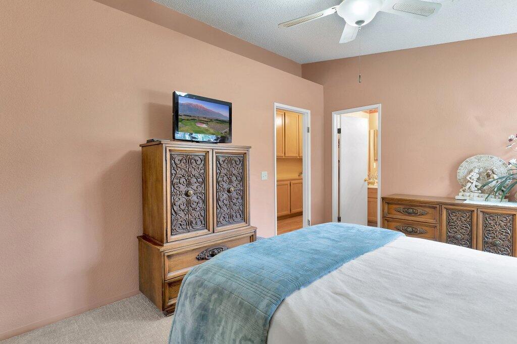 9730 Vista Del Valle