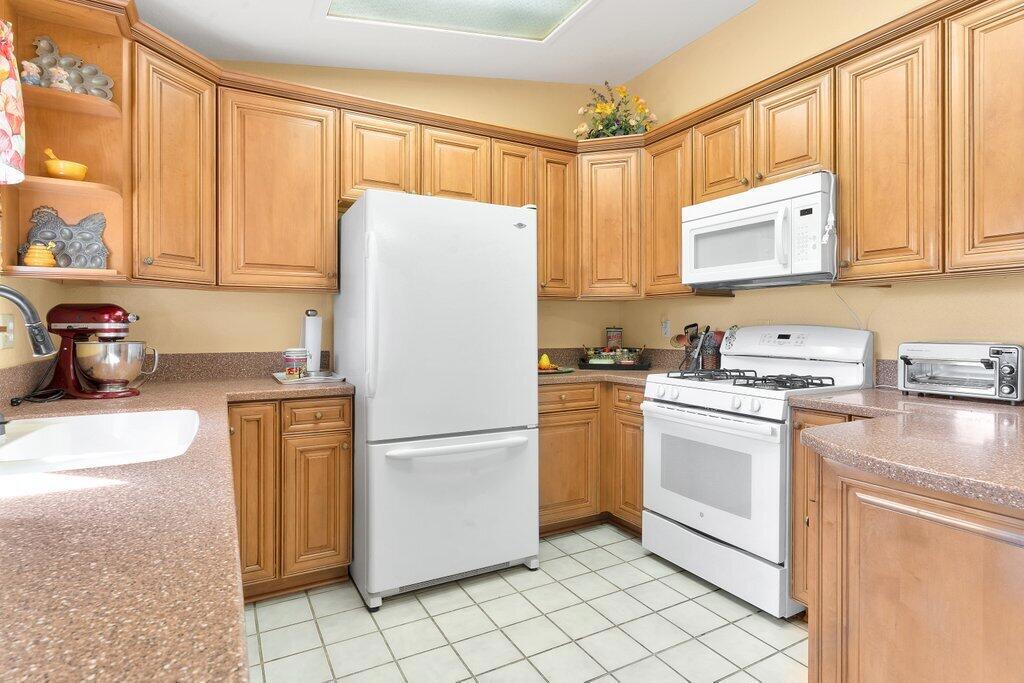 9730 Vista Del Valle