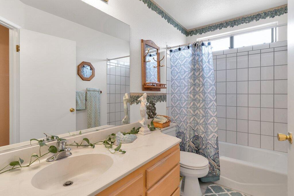 9730 Vista Del Valle