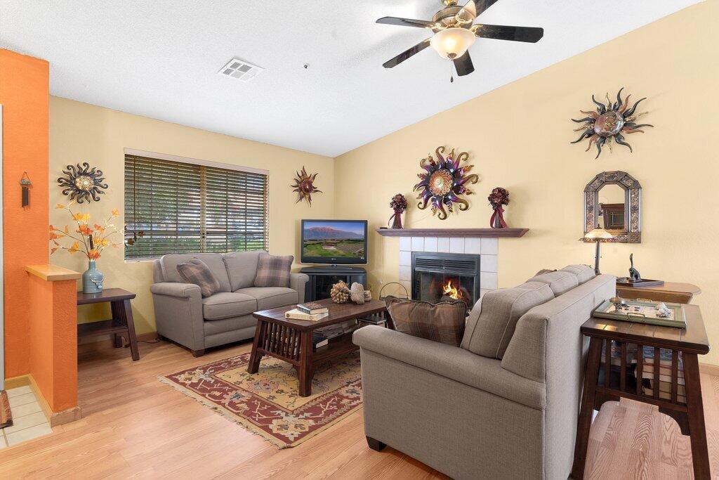 9730 Vista Del Valle