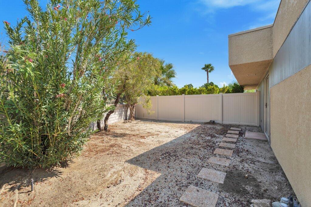 1426 Sunflower Circle N