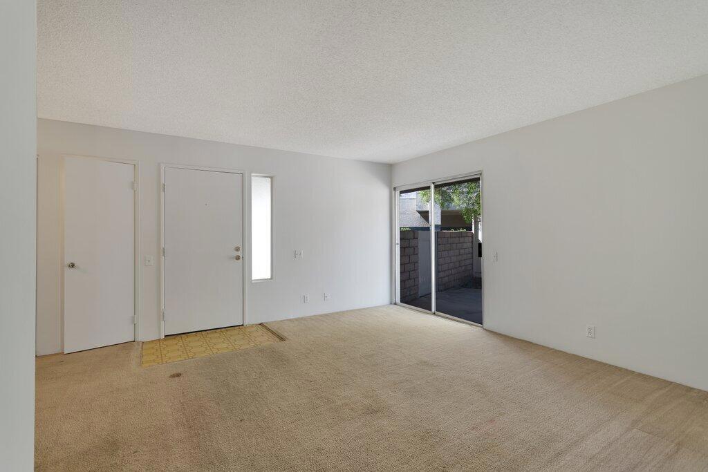 1426 Sunflower Circle N