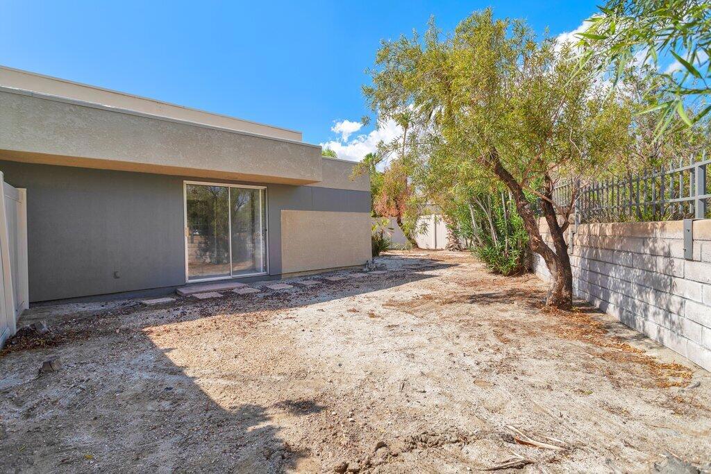 1426 Sunflower Circle N