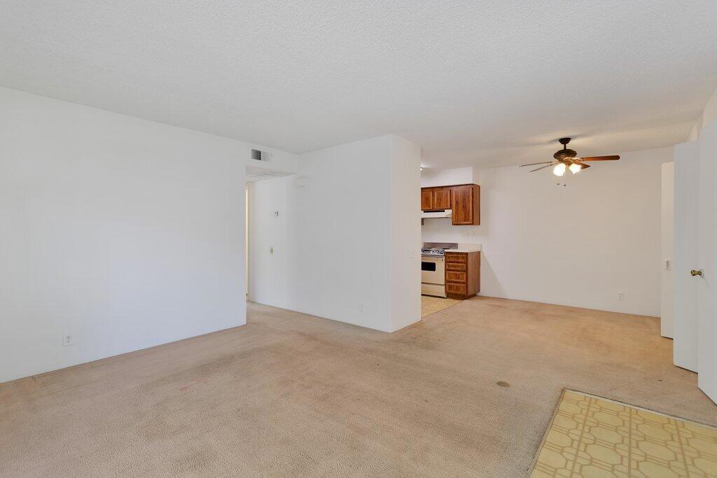 1426 Sunflower Circle N