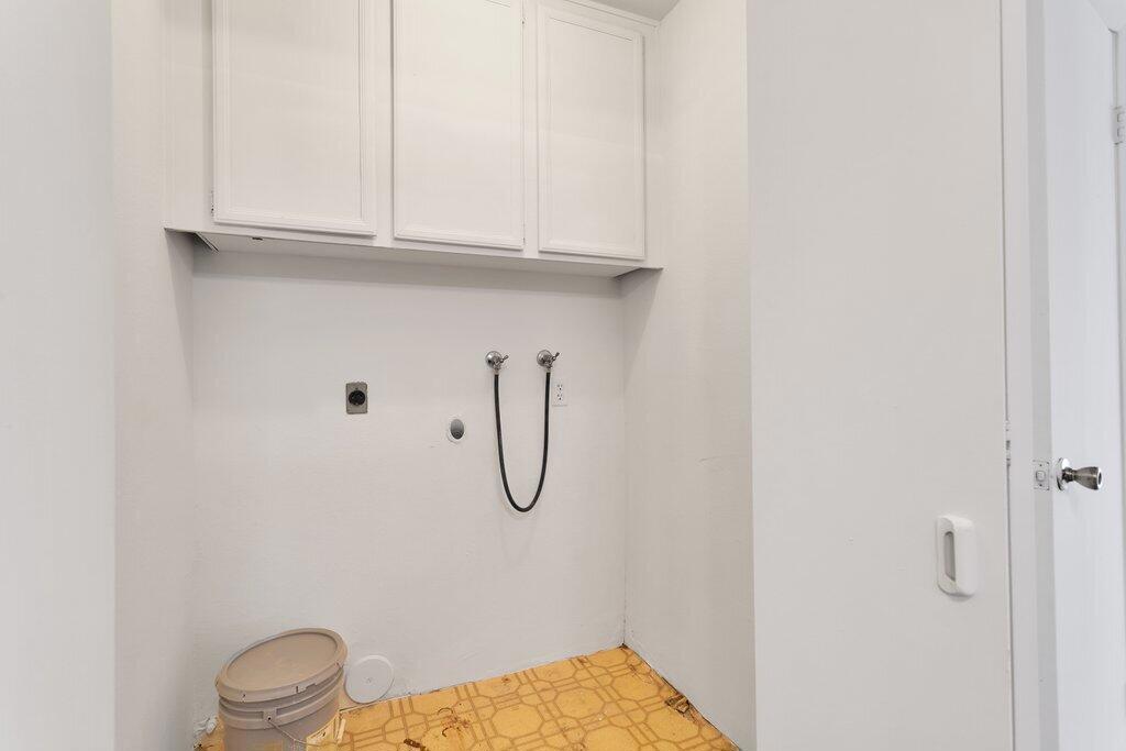 1426 Sunflower Circle N