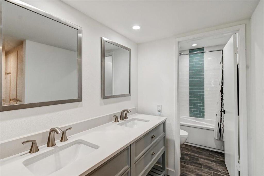 2180 S Palm Canyon Drive Unit: 33