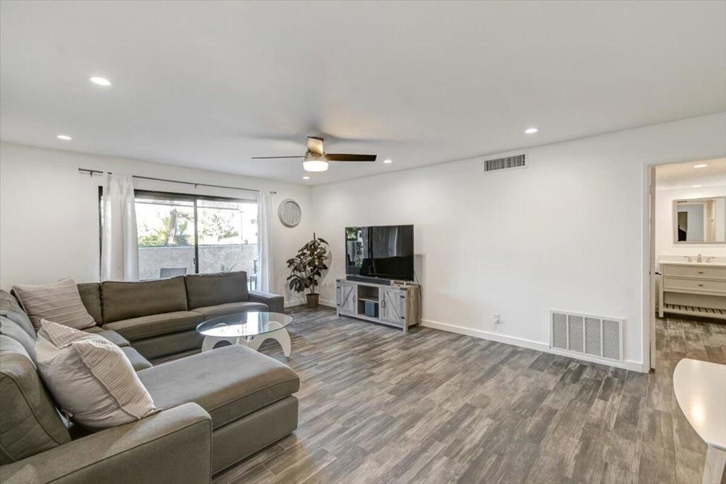 2180 S Palm Canyon Drive Unit: 33