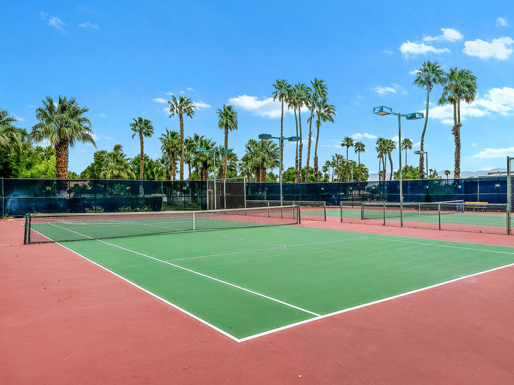 1341 Sunflower Circle S