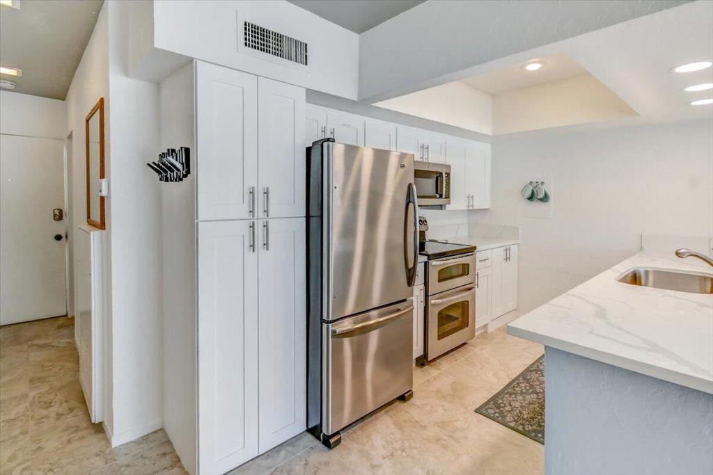 1655 E Palm Canyon Drive Unit: 320