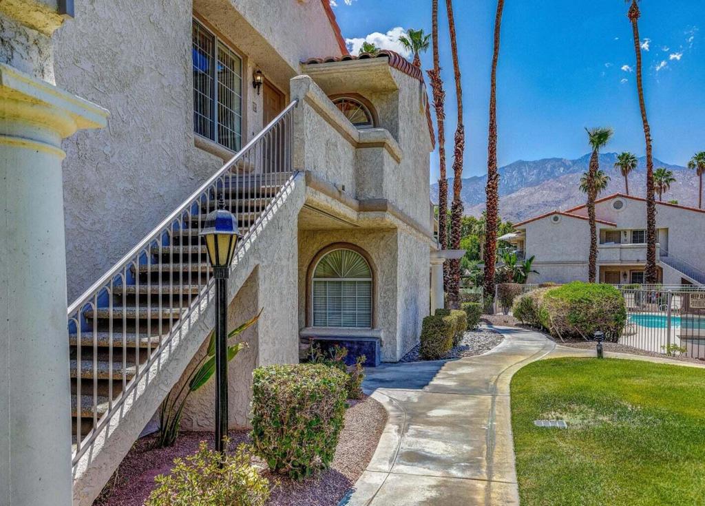 505 S Farrell Drive Unit: B14