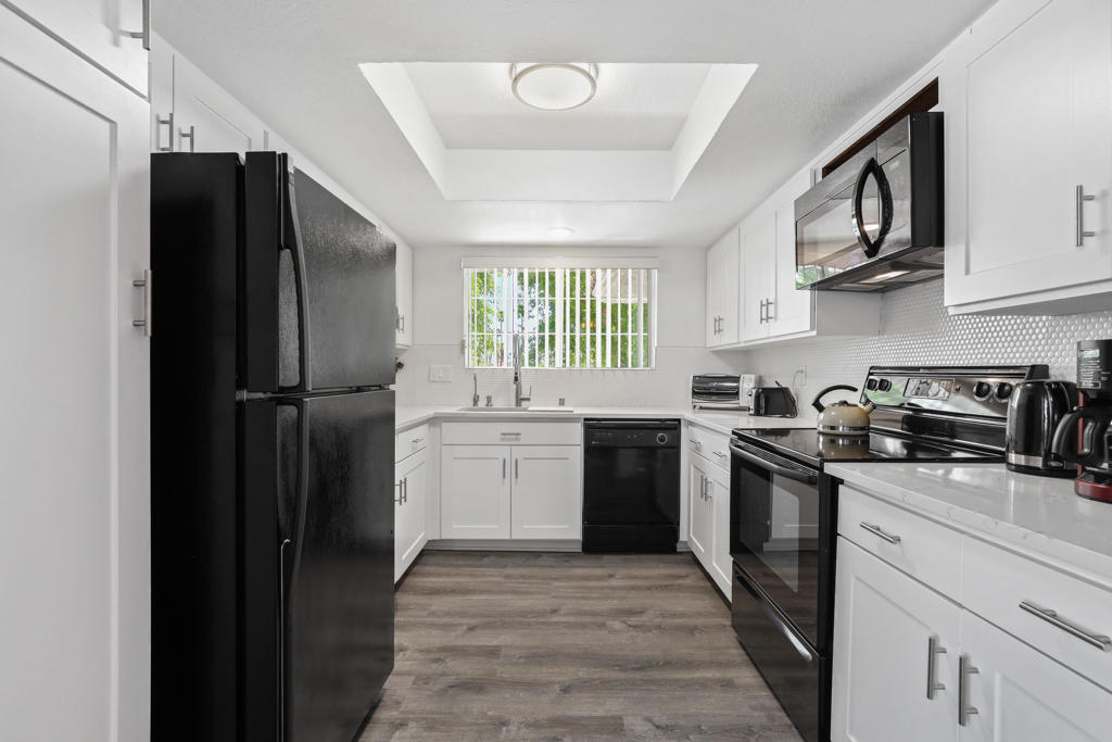 505 S Farrell Drive Unit: B14