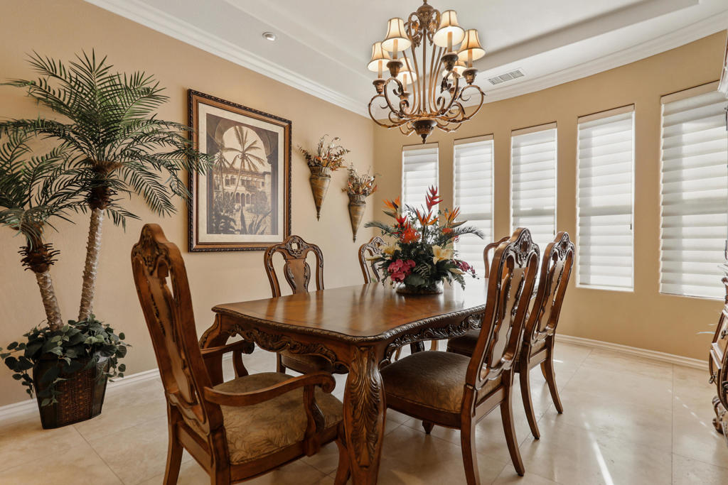 54245 Cananero Circle