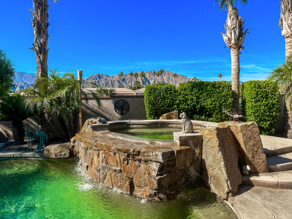 54245 Cananero Circle