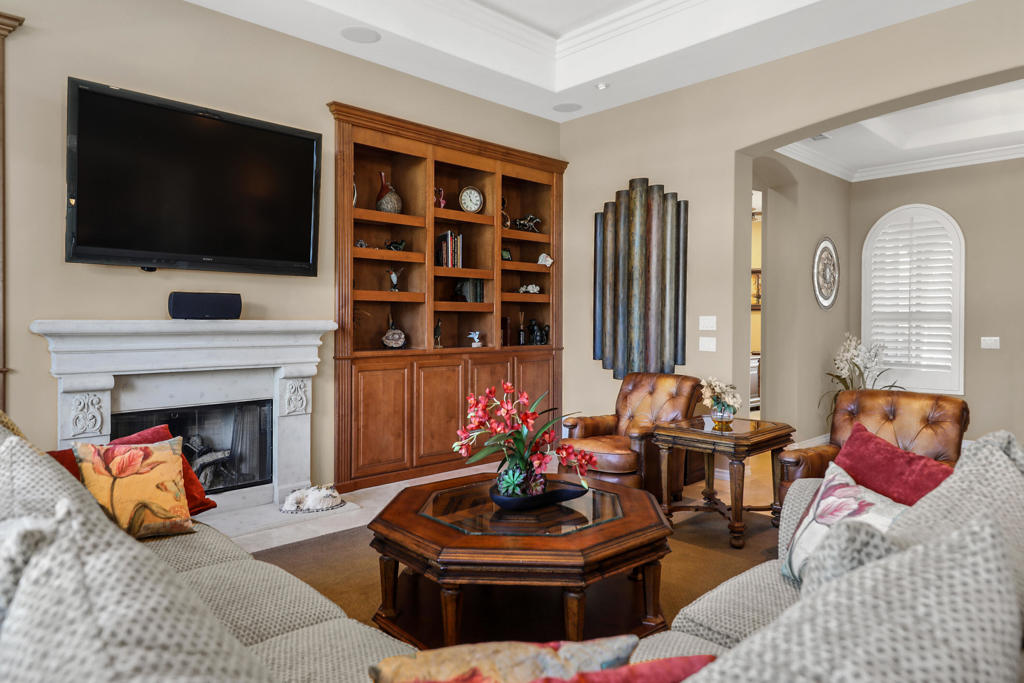 54245 Cananero Circle