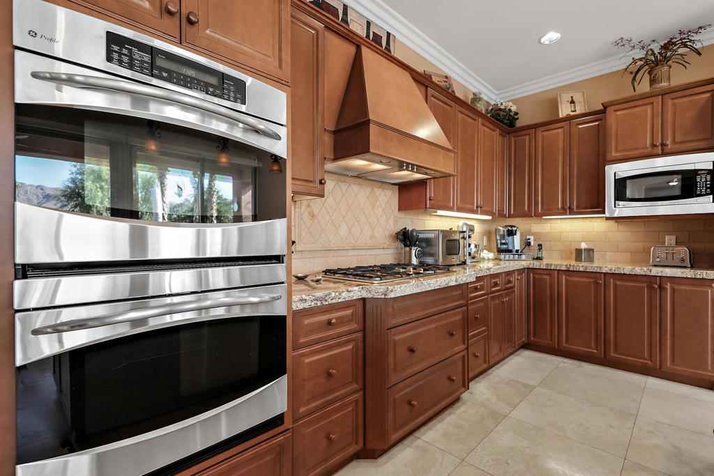 54245 Cananero Circle