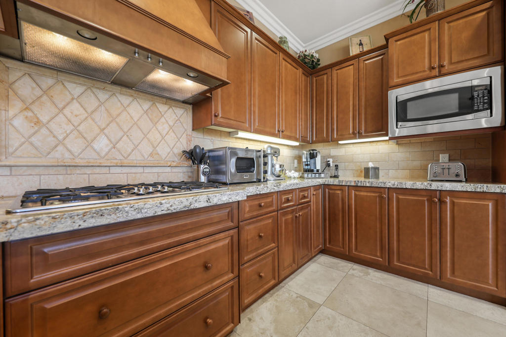 54245 Cananero Circle