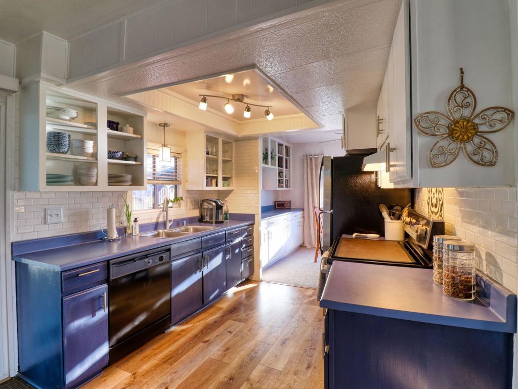 73440 Algonquin Place