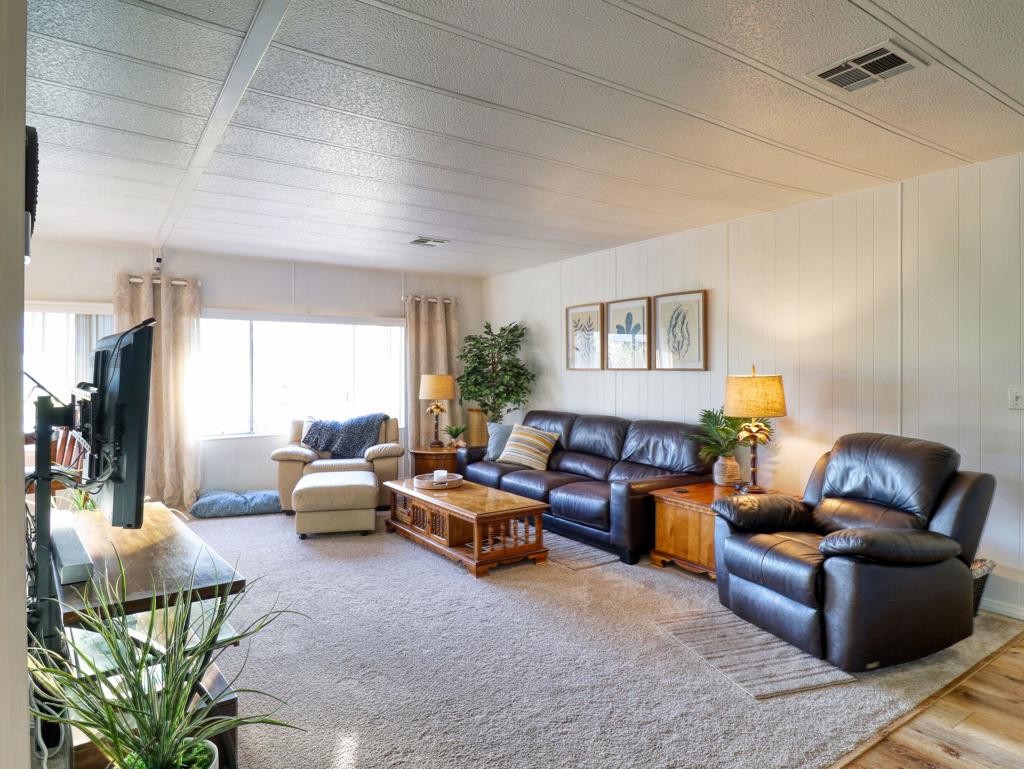 73440 Algonquin Place