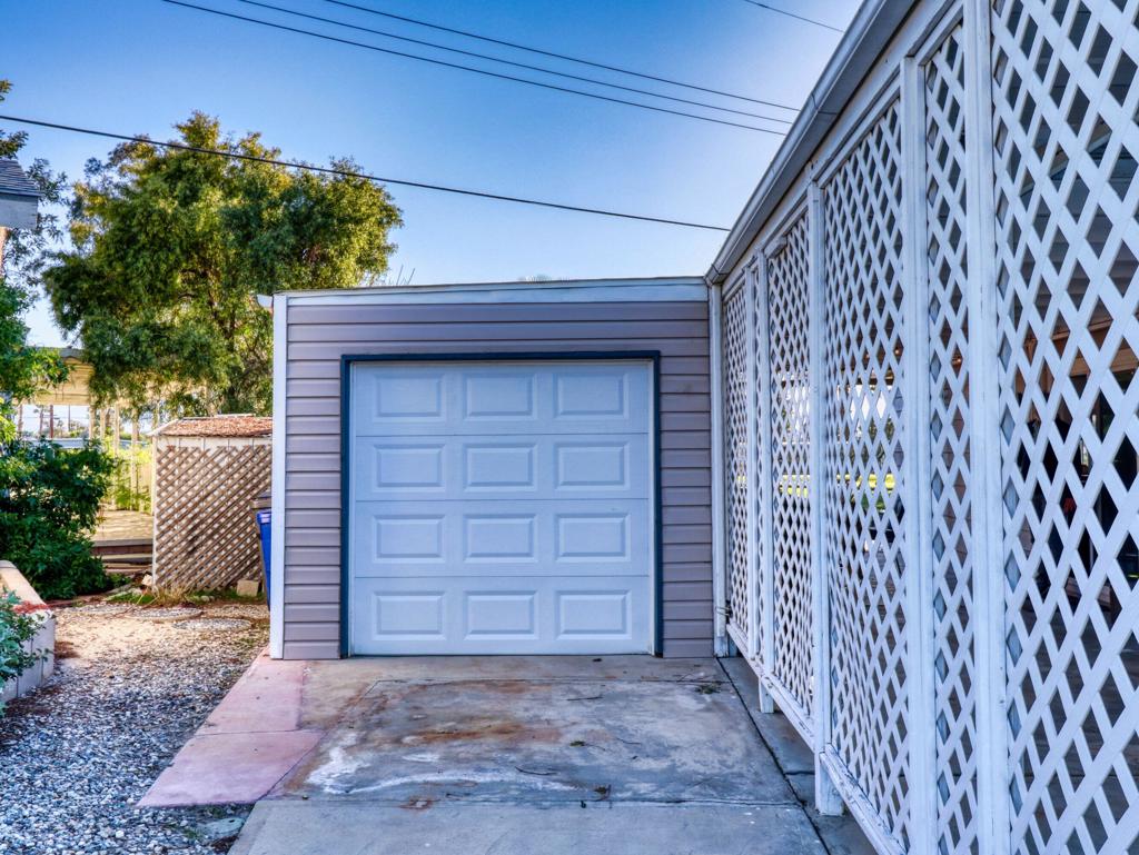 73440 Algonquin Place