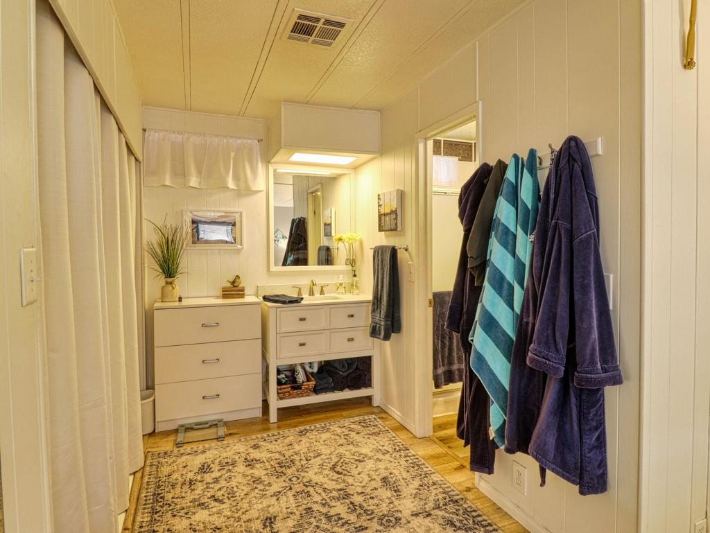 73440 Algonquin Place