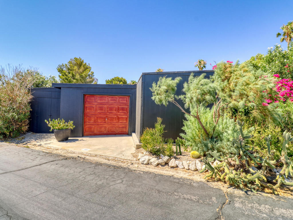 15500 Bubbling Wells Rd. #88