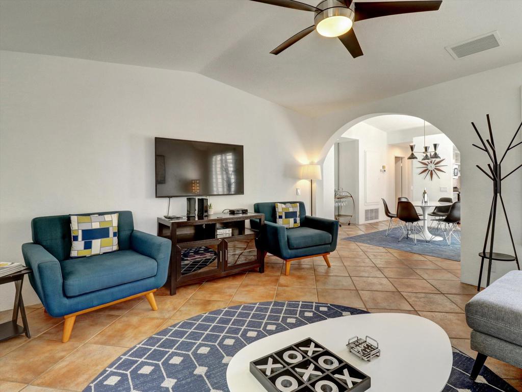 2001 E Camino Parocela G46