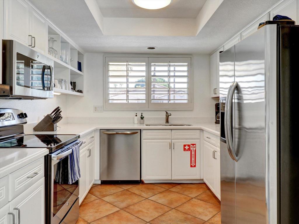 2001 E Camino Parocela G46