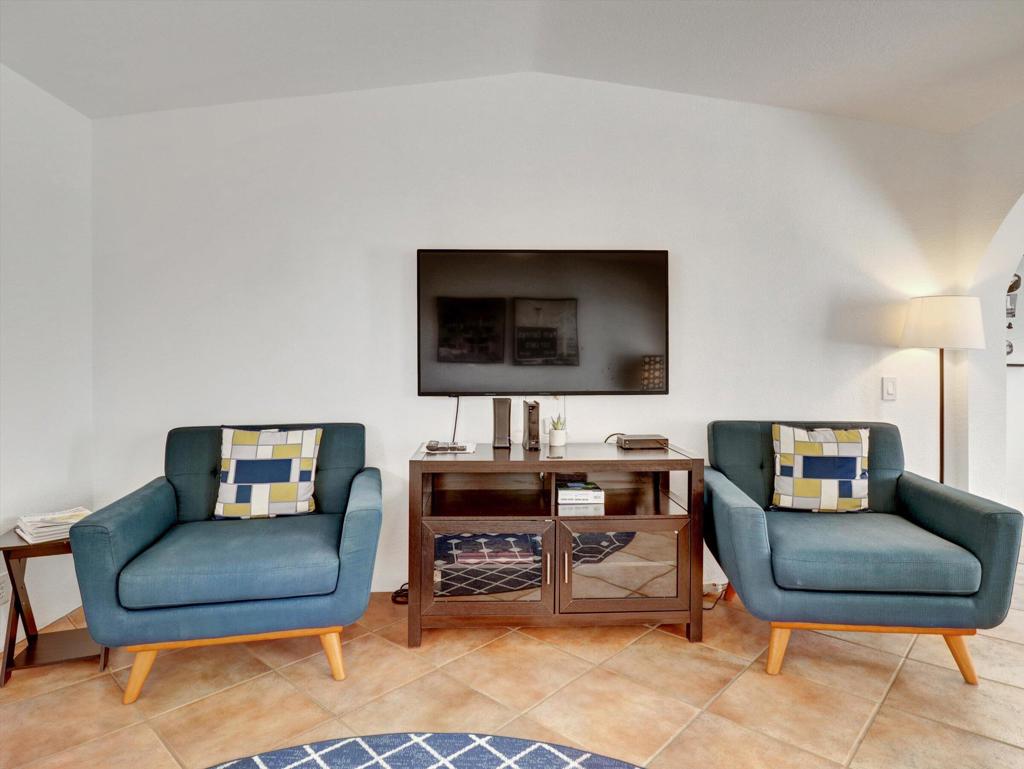 2001 E Camino Parocela G46