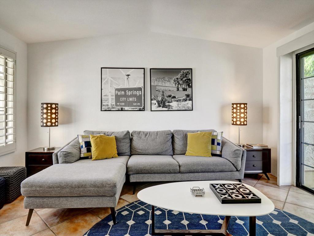 2001 E Camino Parocela G46