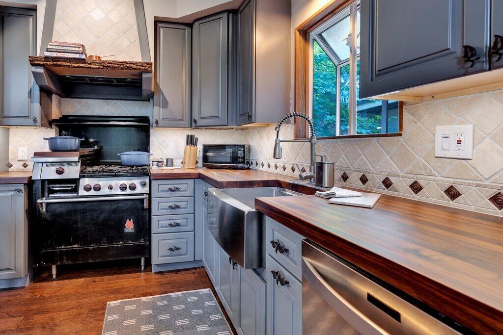 26170 Lake Forest Drive