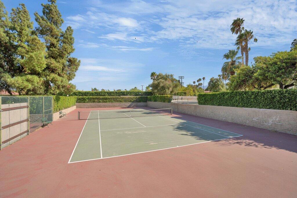 2857 N Los Felices Road 204