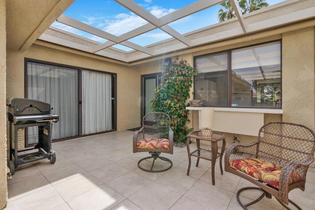 1182 Holly Oak Circle