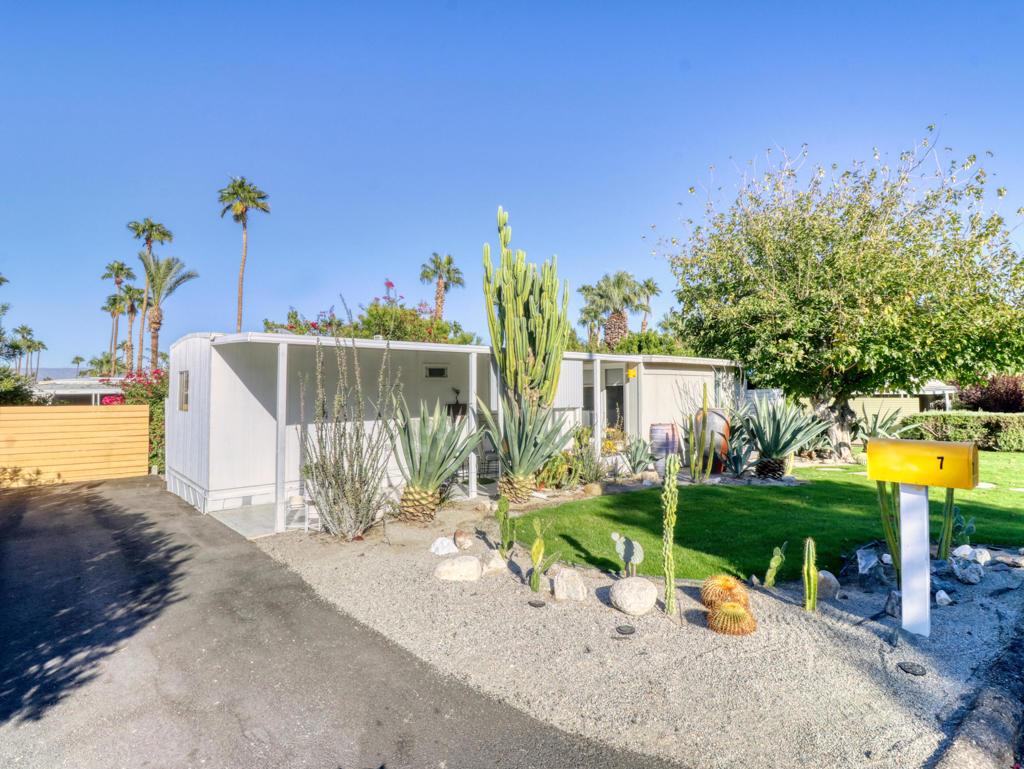 7 Ocotillo Lane