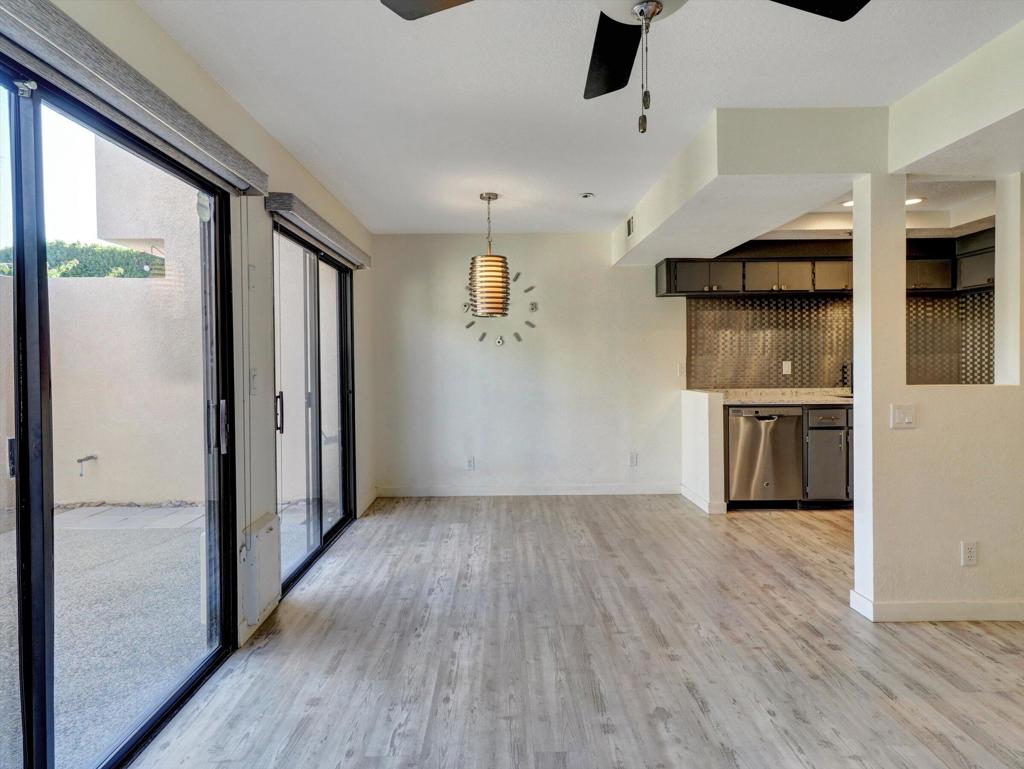 426 Village Square W