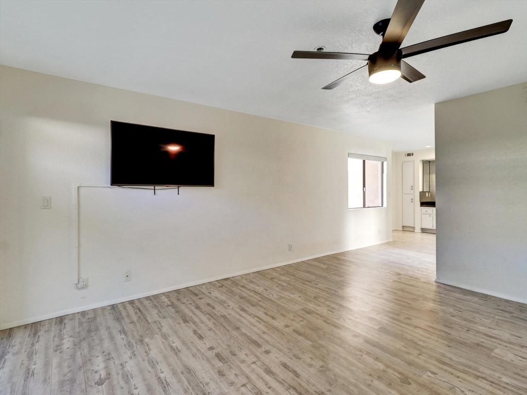 426 Village Square W