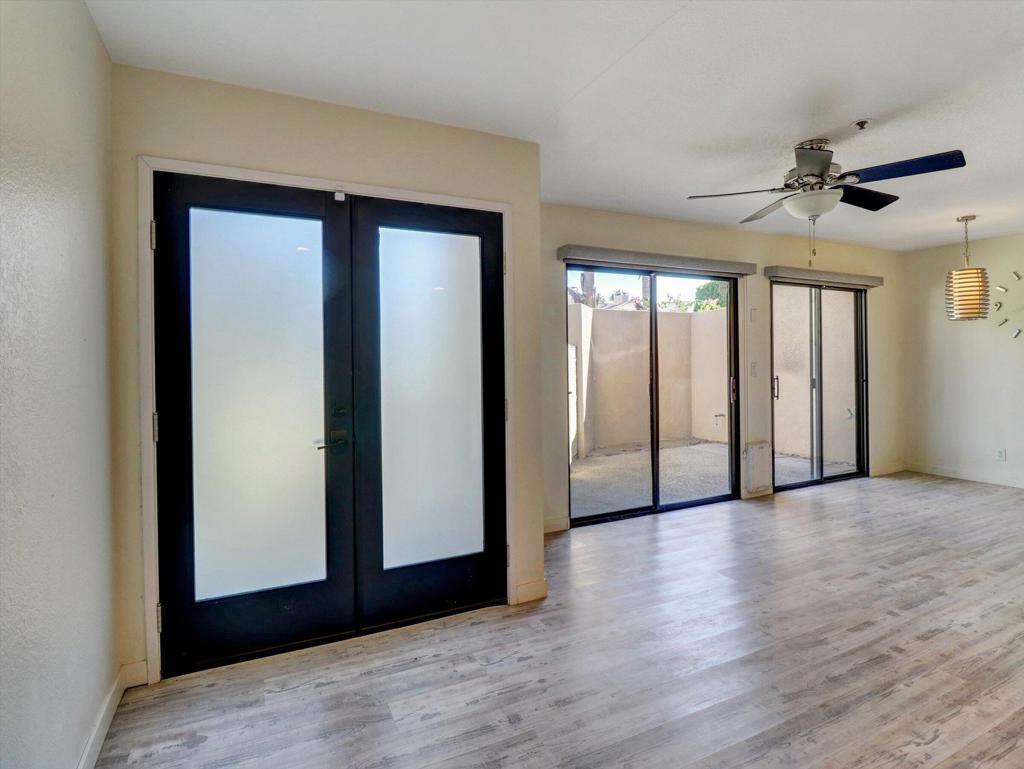 426 Village Square W