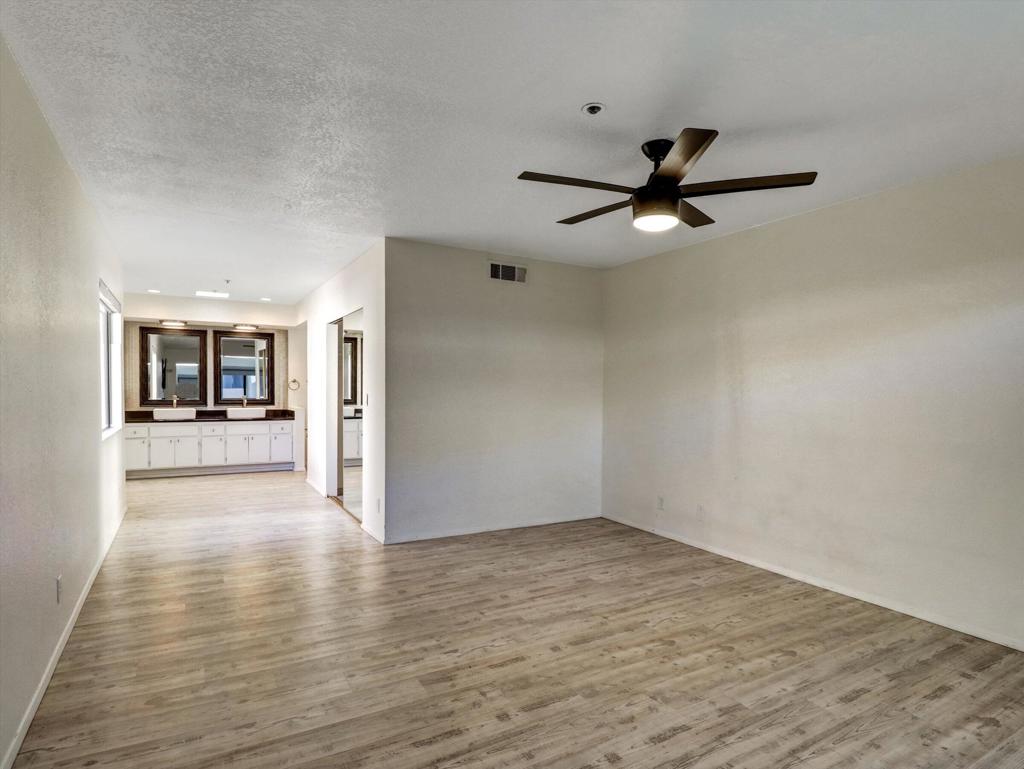 426 Village Square W