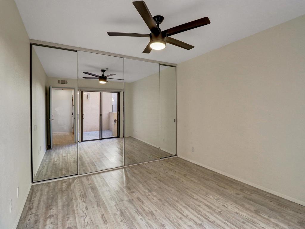 426 Village Square W